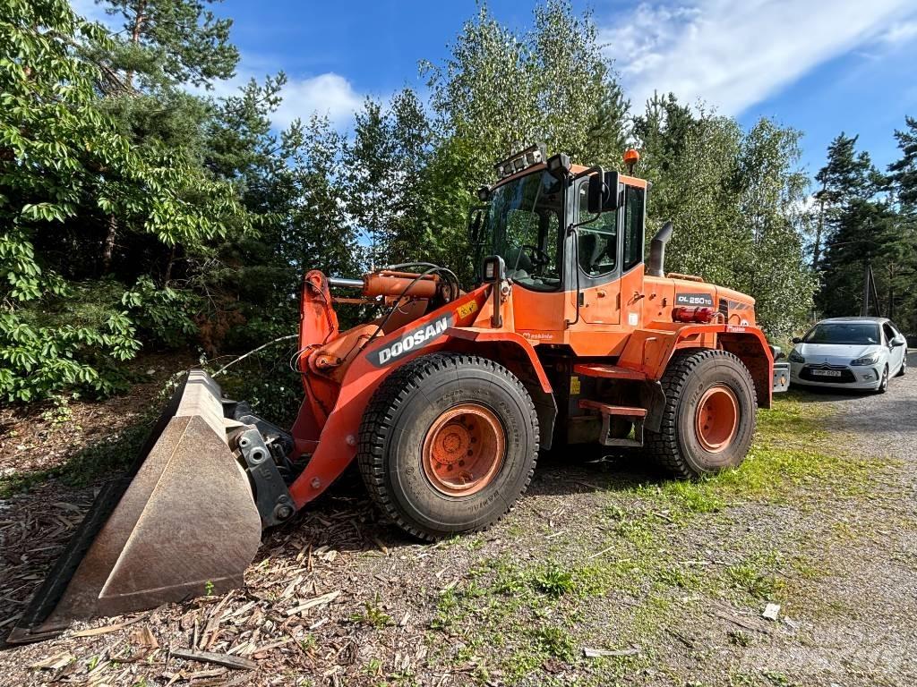 Doosan DL 250Z  휠로우더