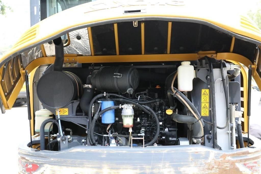 XCMG XE 60 DA 소형 굴삭기 7톤 미만