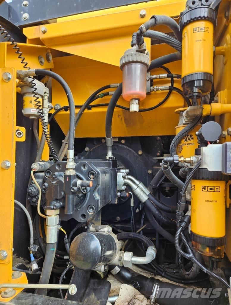 JCB JS 131 LC 대형 굴삭기 29톤 이상