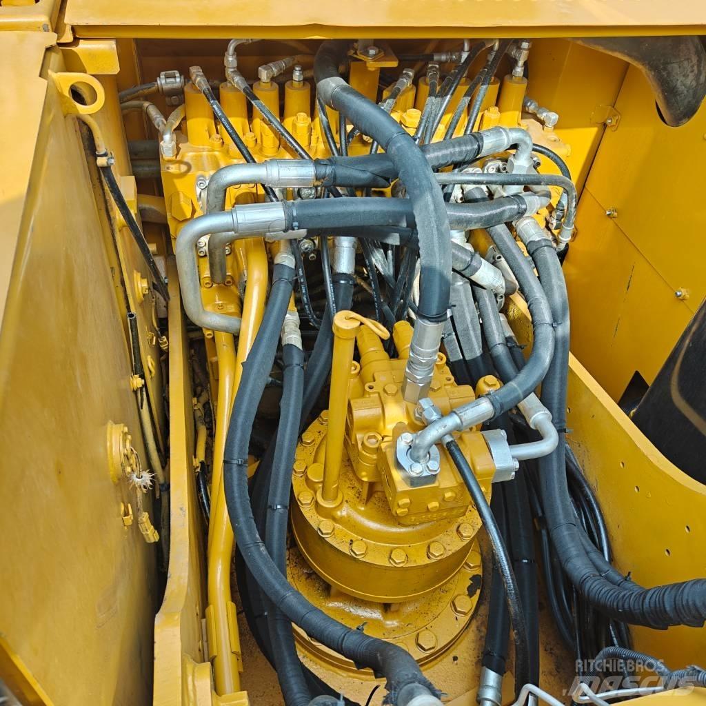 CAT 323 D L 대형 굴삭기 29톤 이상