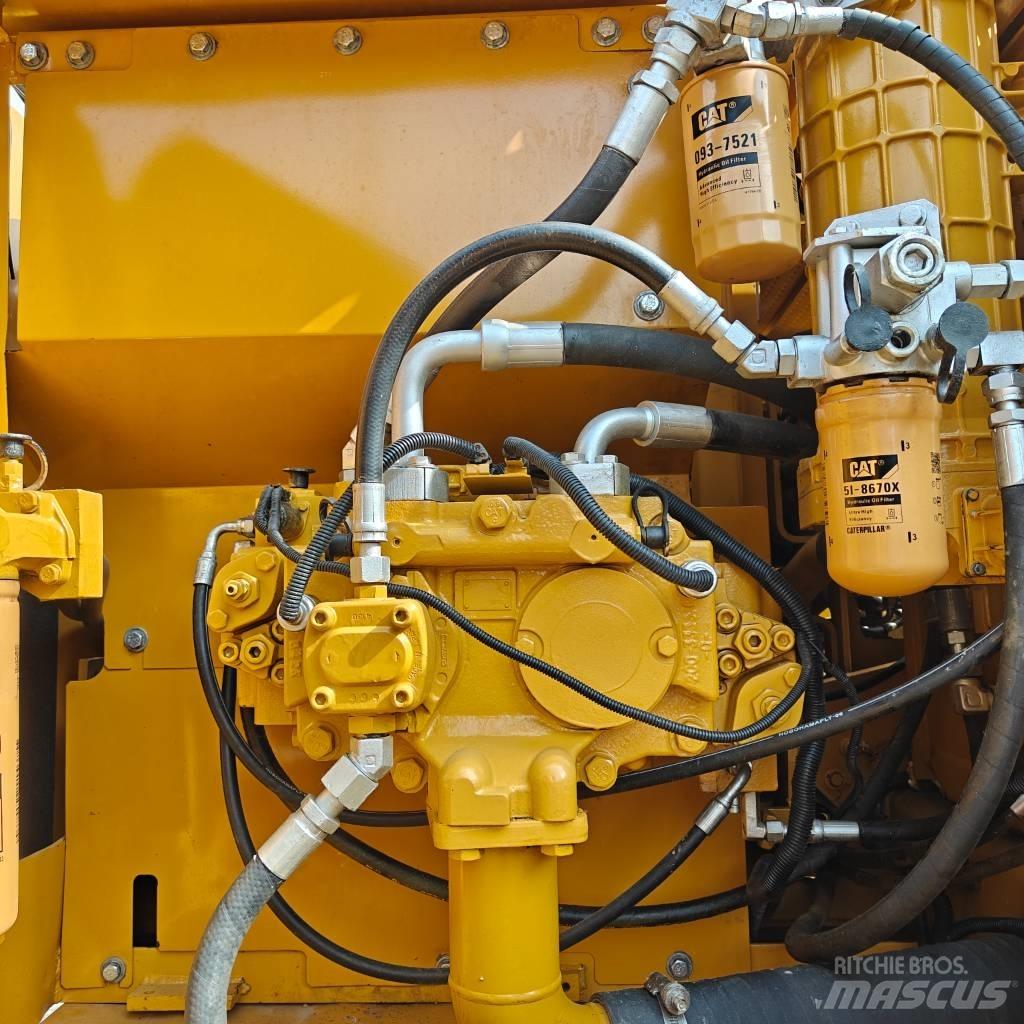 CAT 323 D L 대형 굴삭기 29톤 이상