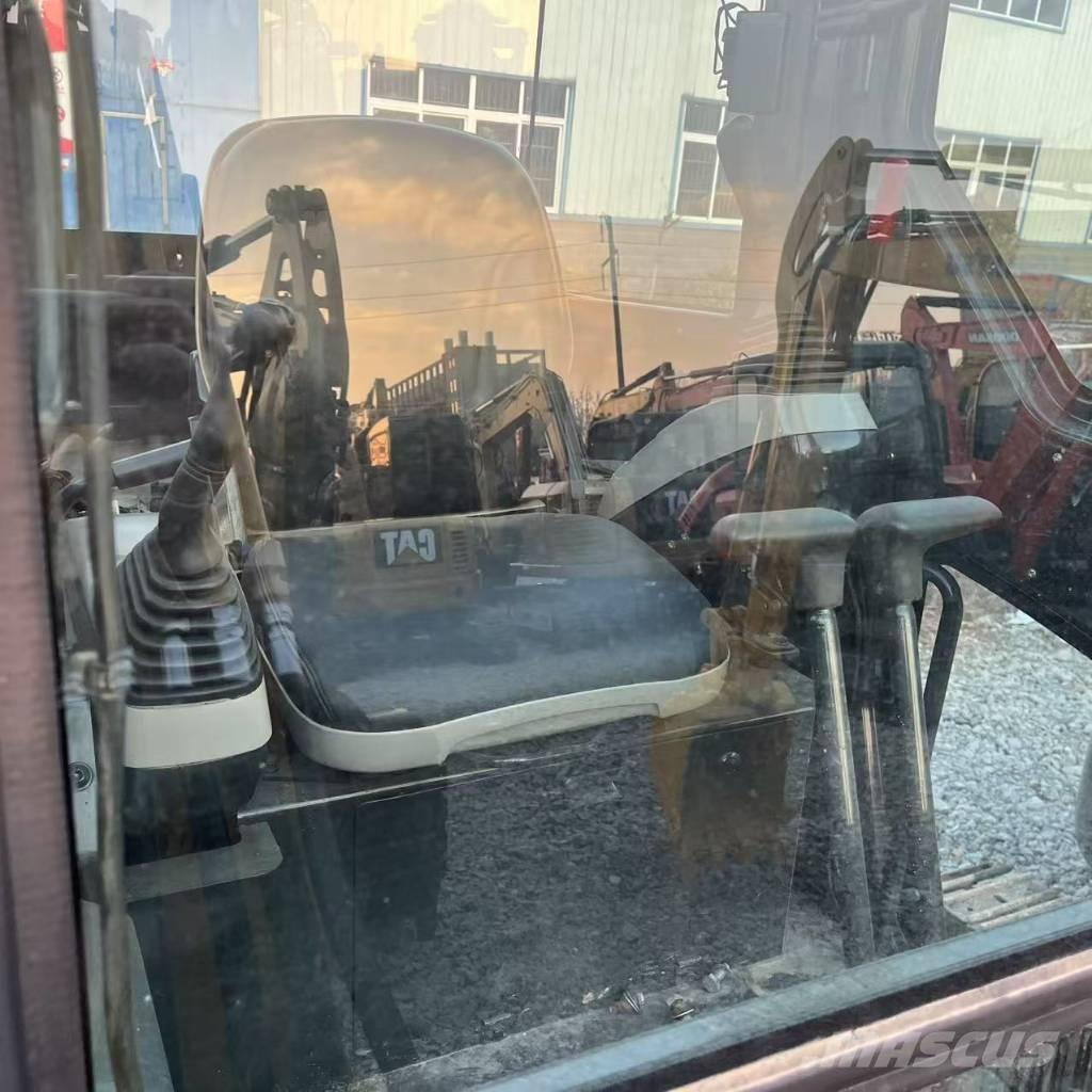 Komatsu PC 40 MR 소형 굴삭기 7톤 미만