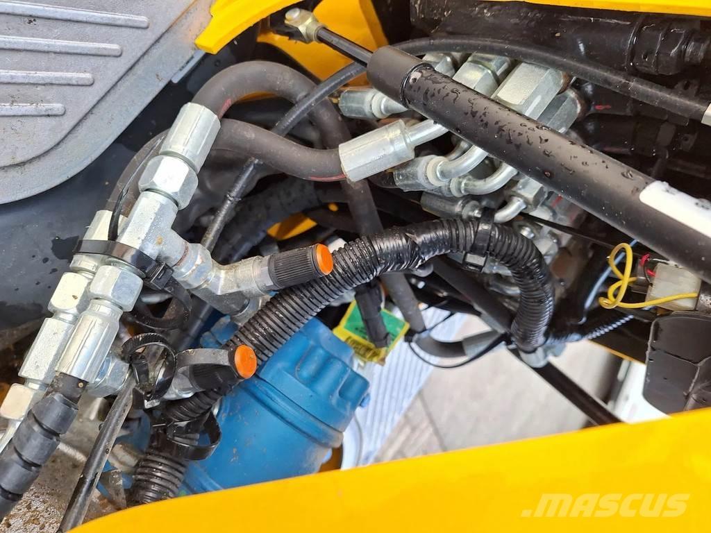 JCB 8008 CTS 소형 굴삭기 7톤 미만