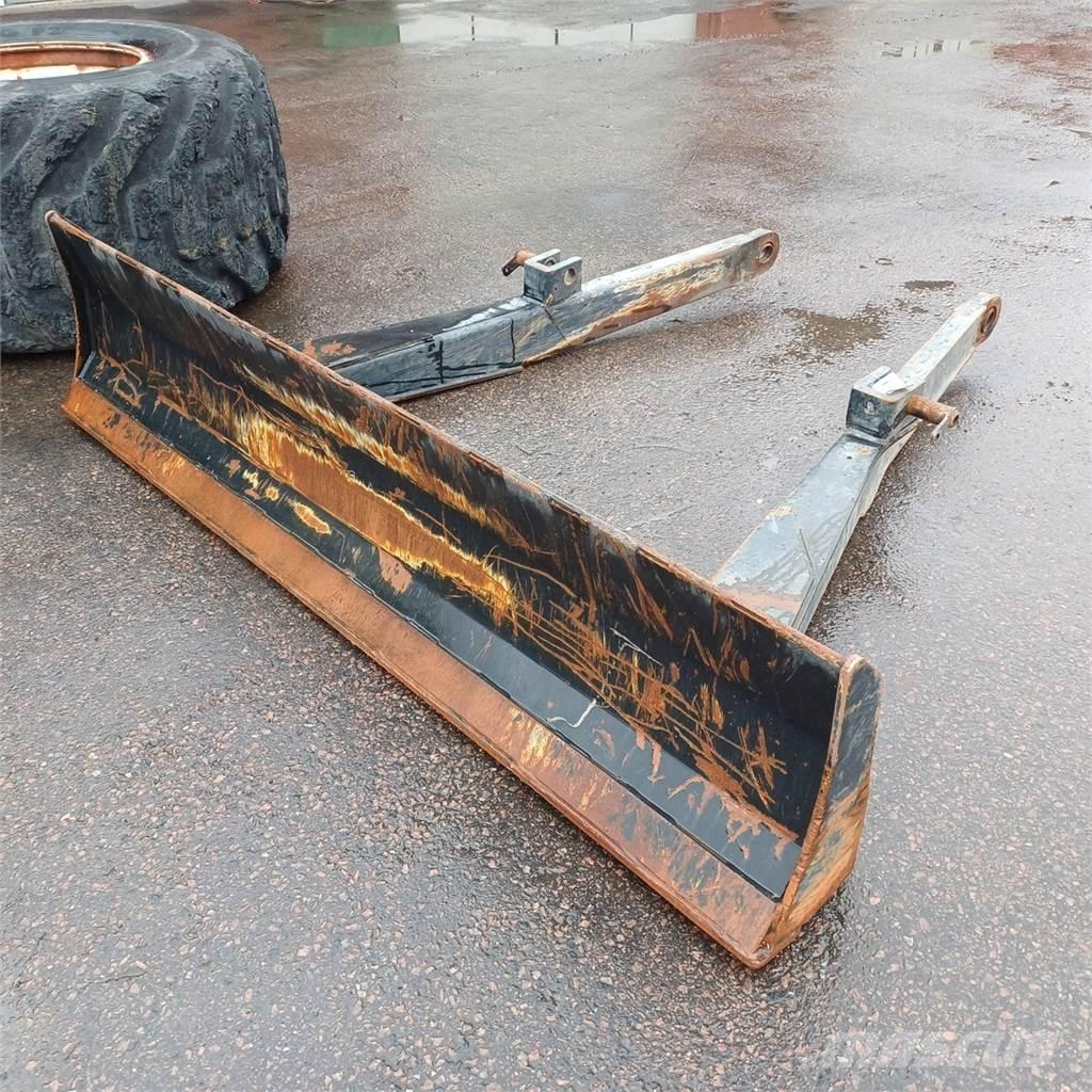  komatu 895 기타 구성품