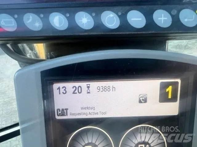 CAT M 318 F  휠 굴삭기