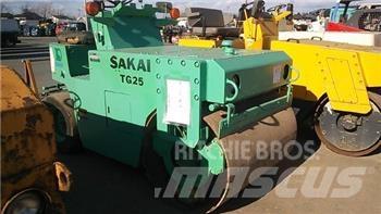Sakai TG25 조경용 그린롤러