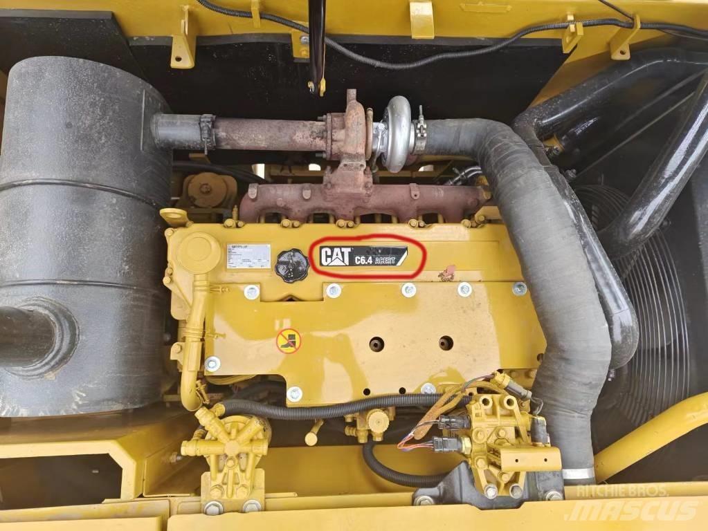 CAT 320 D 대형 굴삭기 29톤 이상