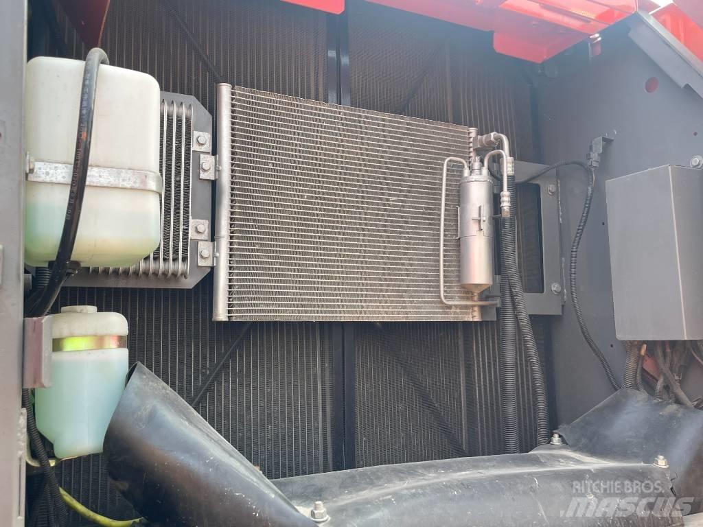 Hitachi 210LC 대형 굴삭기 29톤 이상