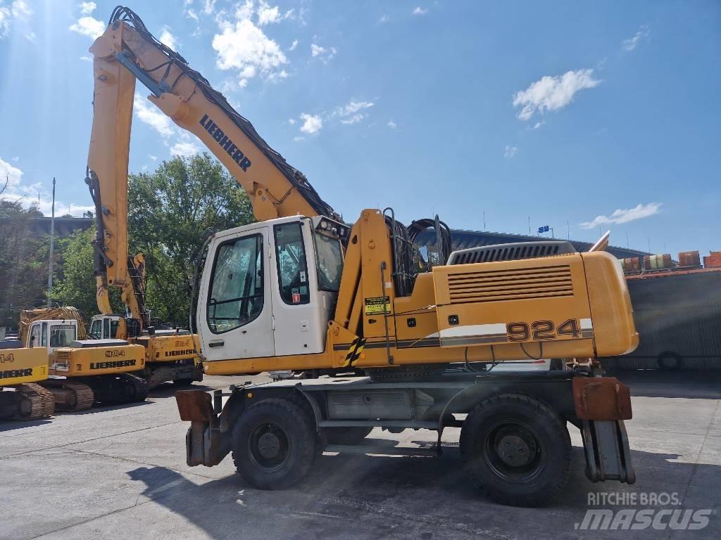 Liebherr A924C 폐기물/산업 처리기