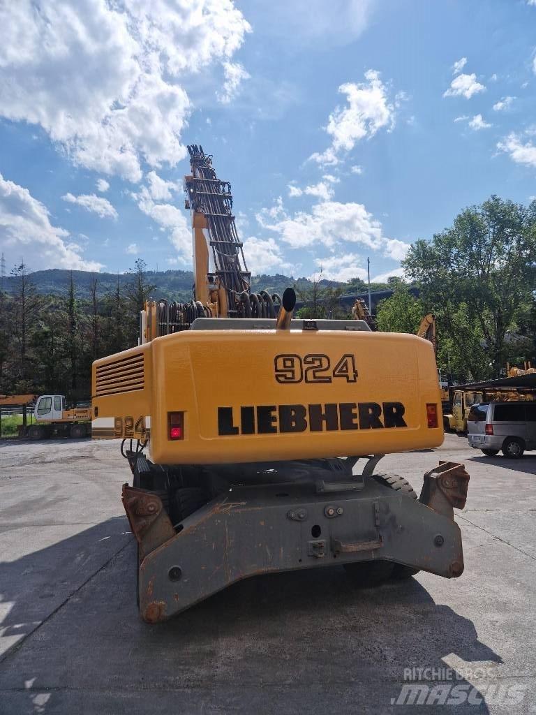 Liebherr A924C 폐기물/산업 처리기