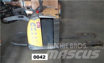 Atlet PLP200 로우 리프터(승강대 포함)