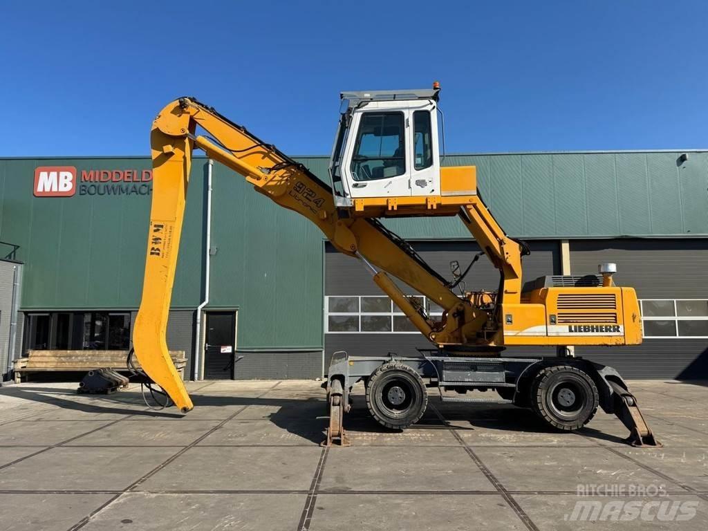 Liebherr A 924 B 폐기물/산업 처리기