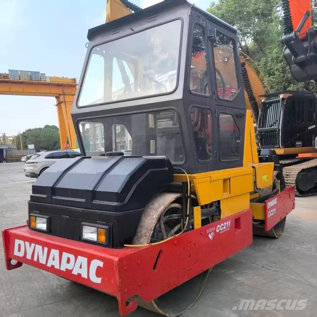 Dynapac CC 211 싱글 드럼 롤러