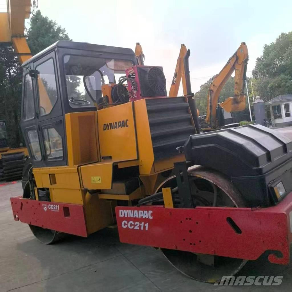 Dynapac CC 211 싱글 드럼 롤러