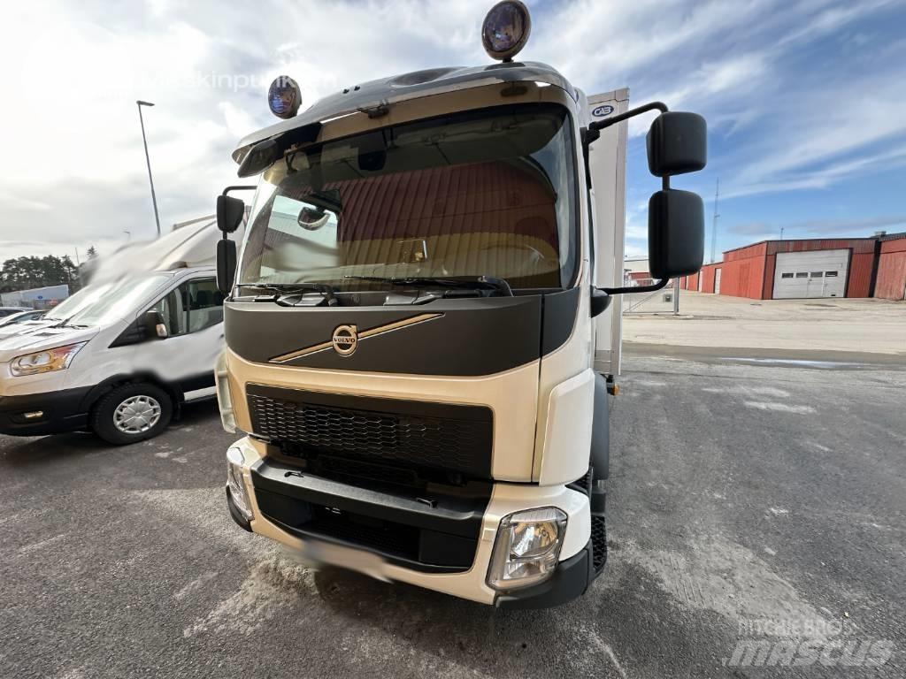 Volvo FL 210 탑차 트럭