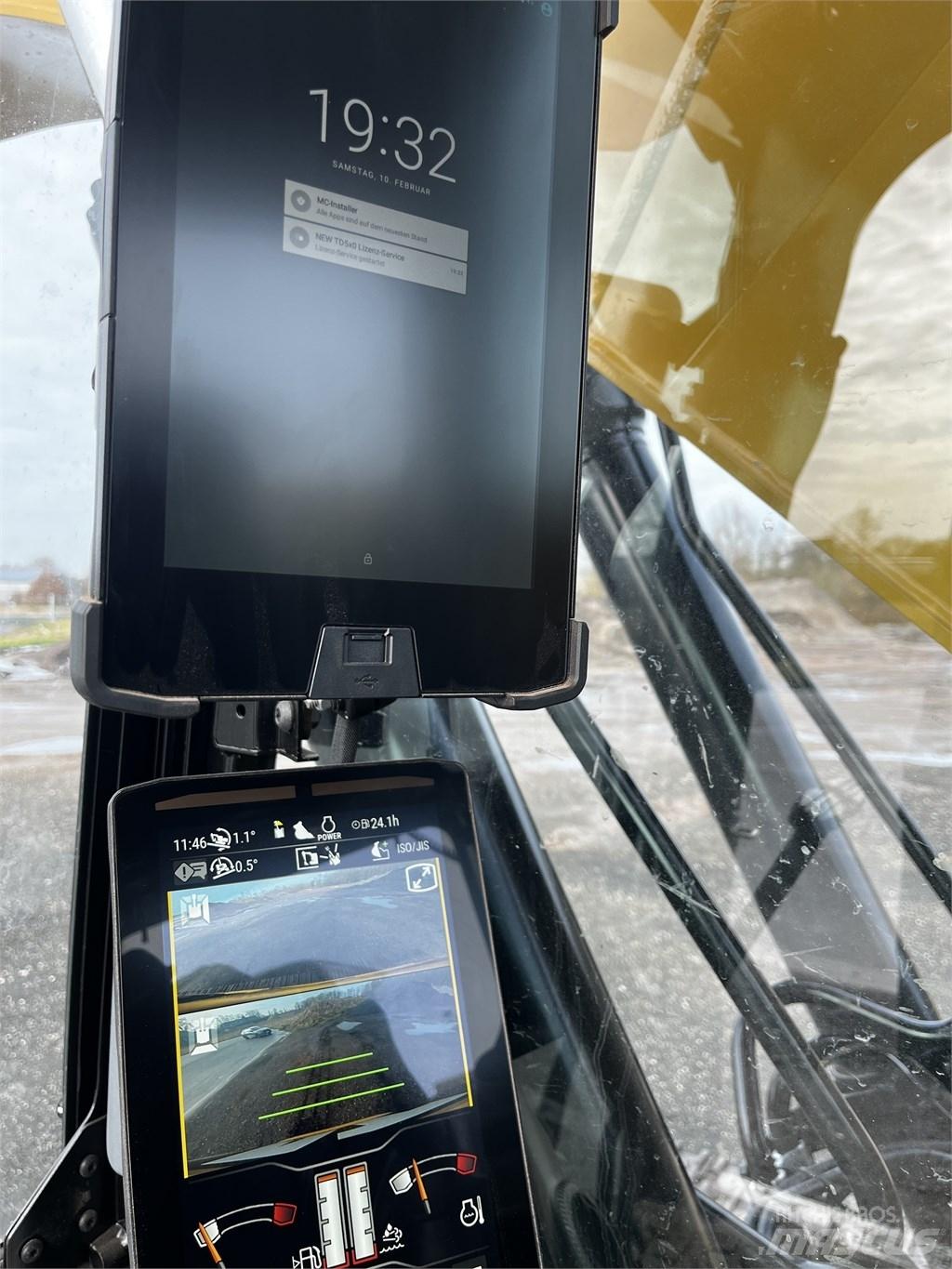 CAT 320 대형 굴삭기 29톤 이상