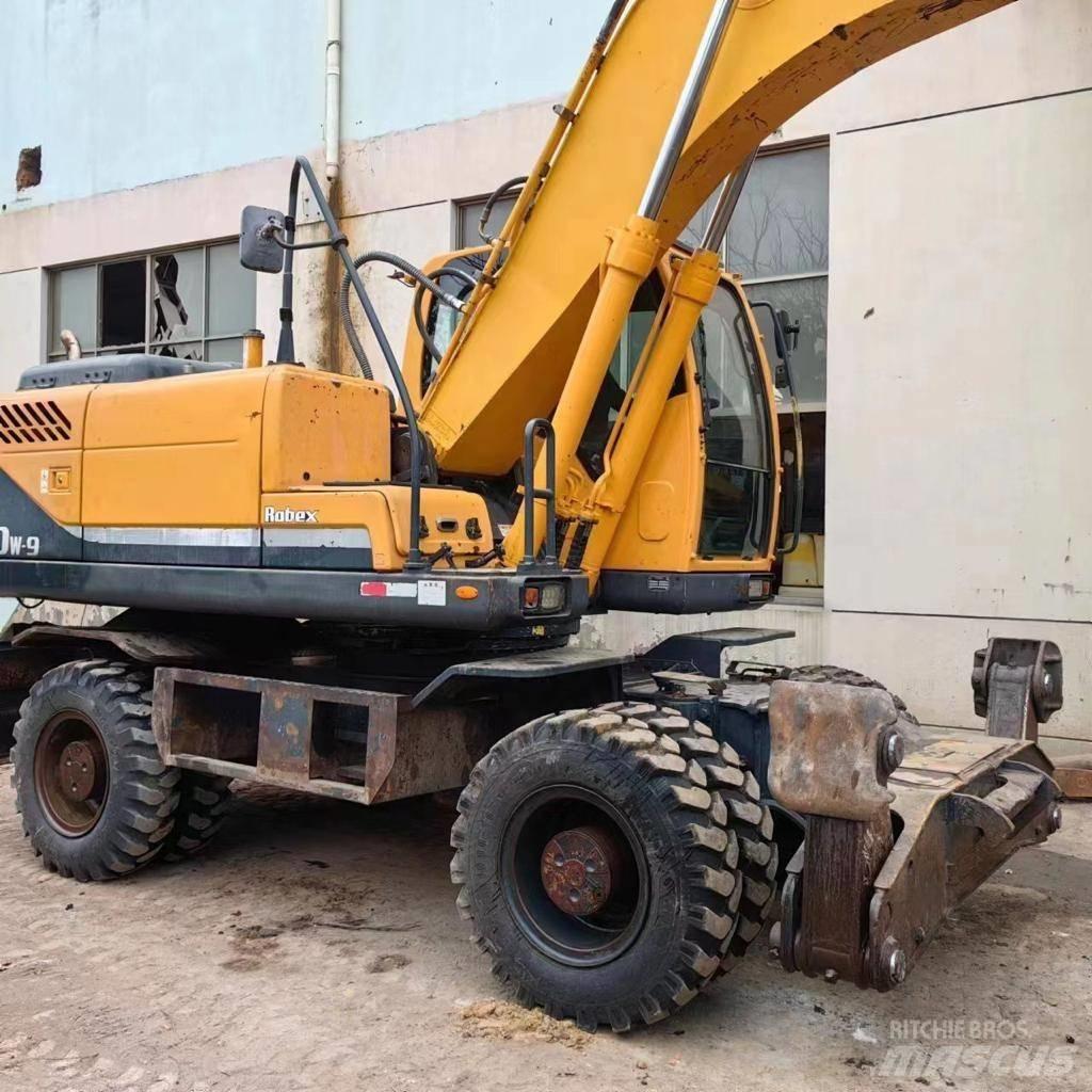 Hyundai 210-9  휠 굴삭기
