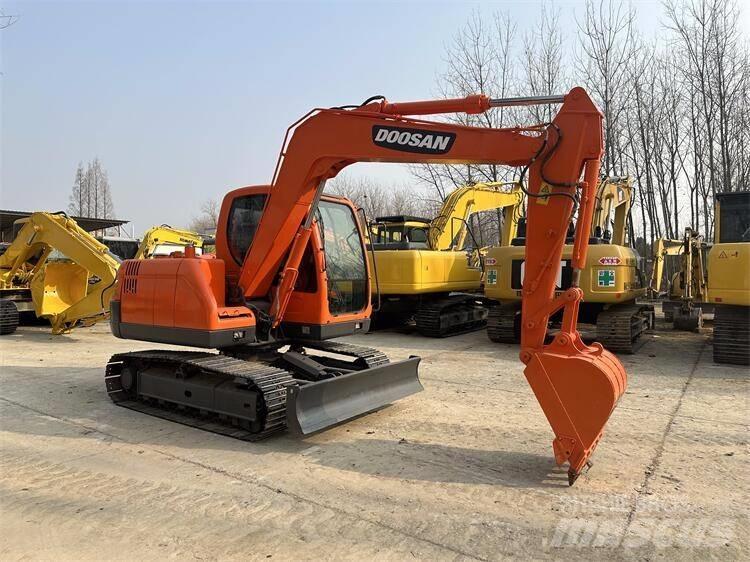 Doosan DX75 소형 굴삭기 7톤 미만