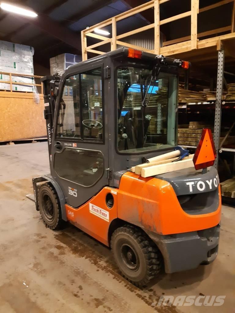 Toyota 02-8FDF30 디젤 지게차