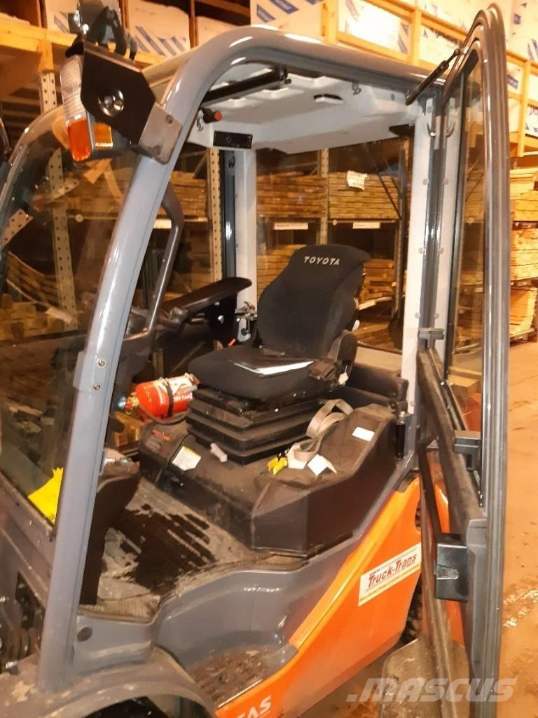 Toyota 02-8FDF30 디젤 지게차