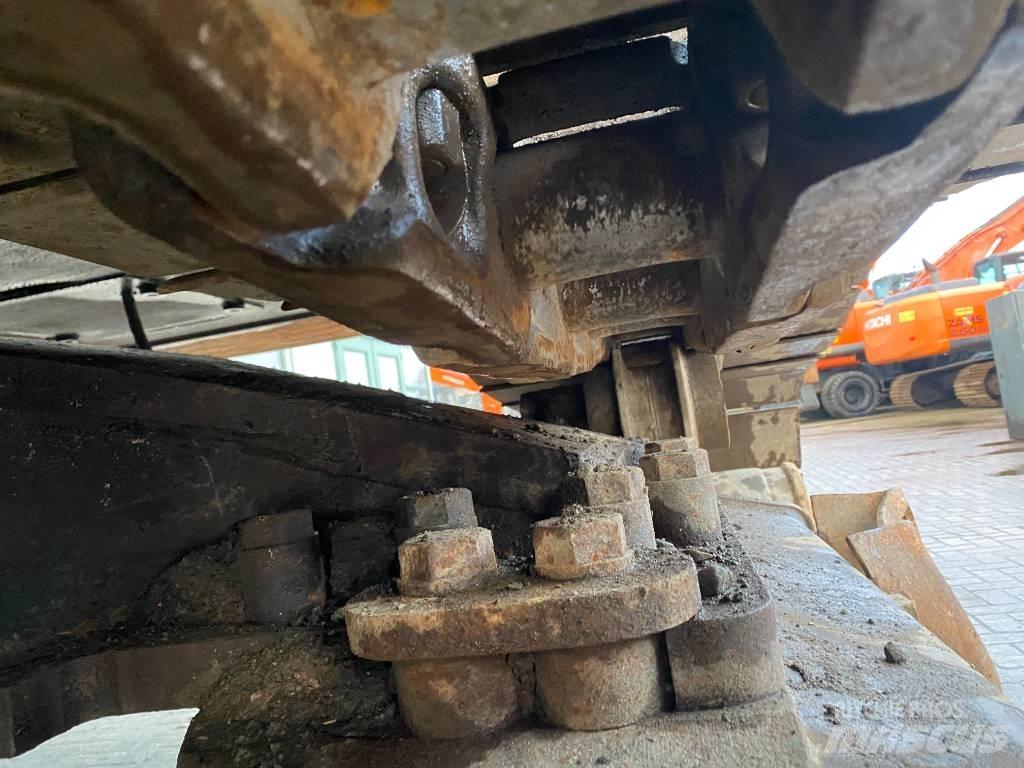 Hitachi ZX 460 대형 굴삭기 29톤 이상