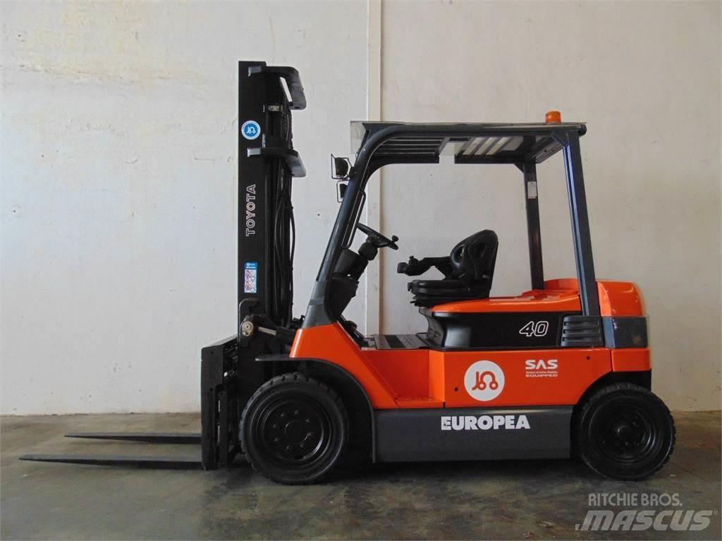 Toyota 7FBMF40 전동 지게차