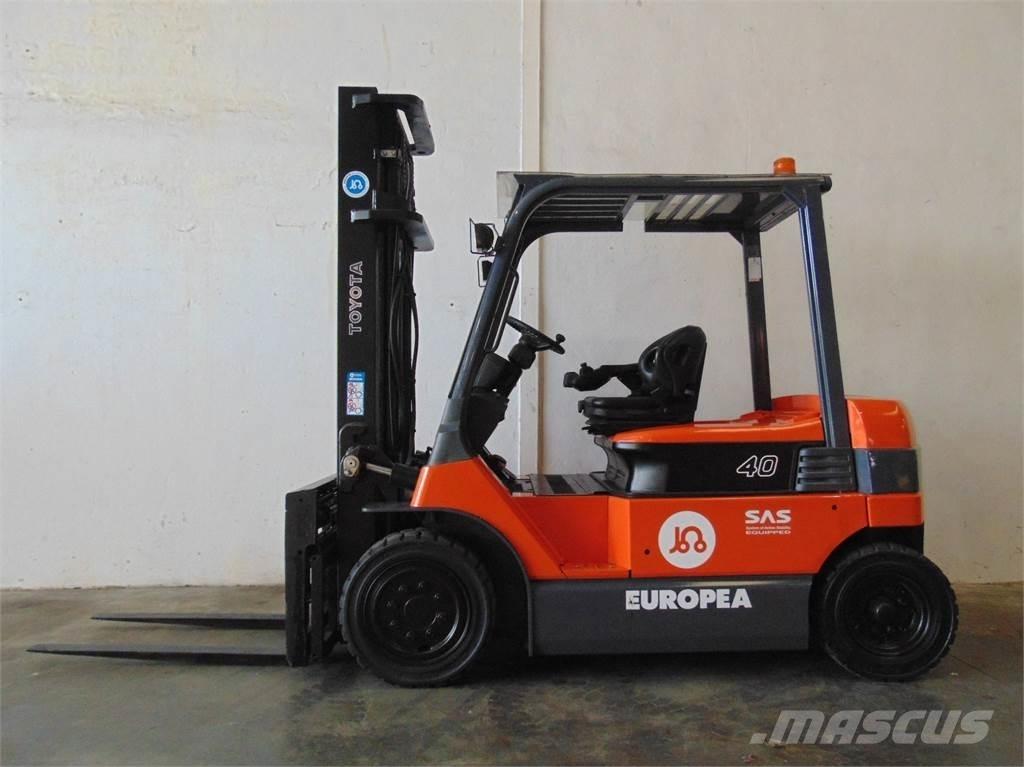 Toyota 7FBMF40 전동 지게차