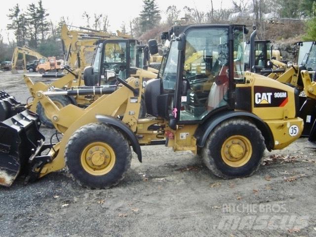 CAT 906 M  휠로우더