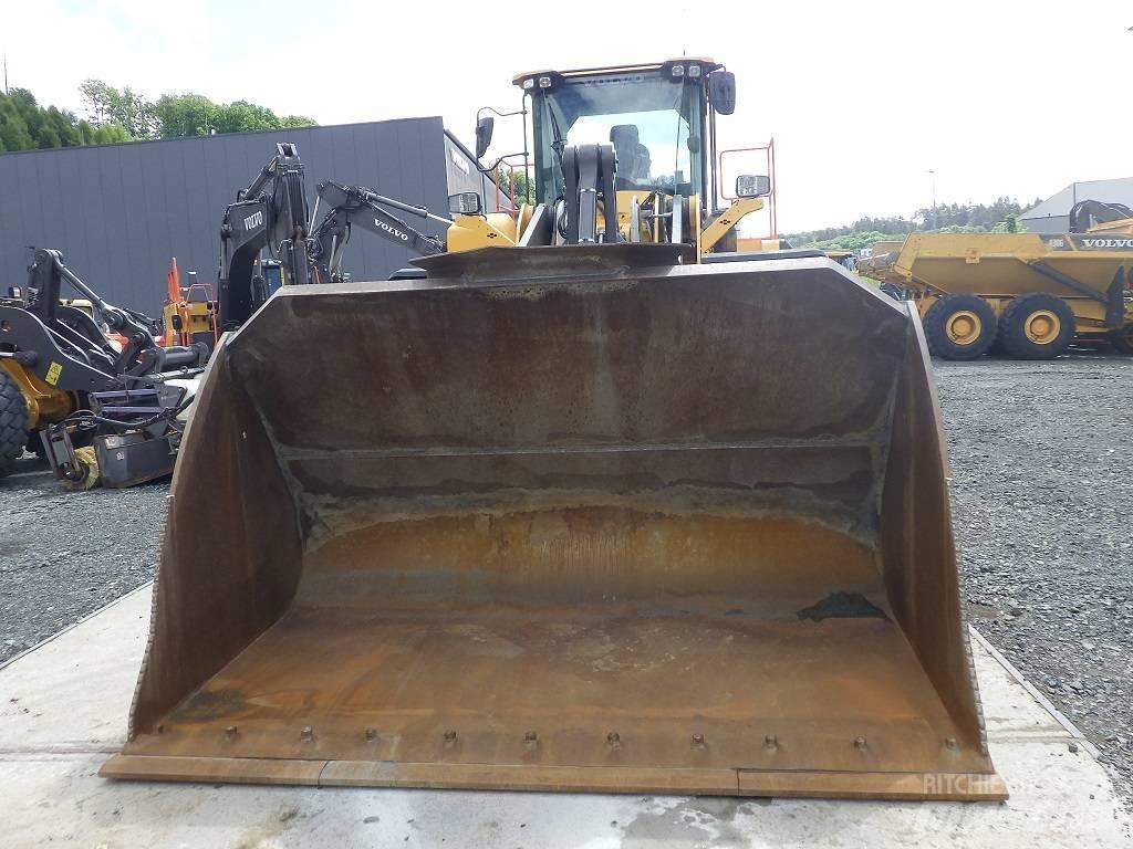 Volvo L 220 H  휠로우더