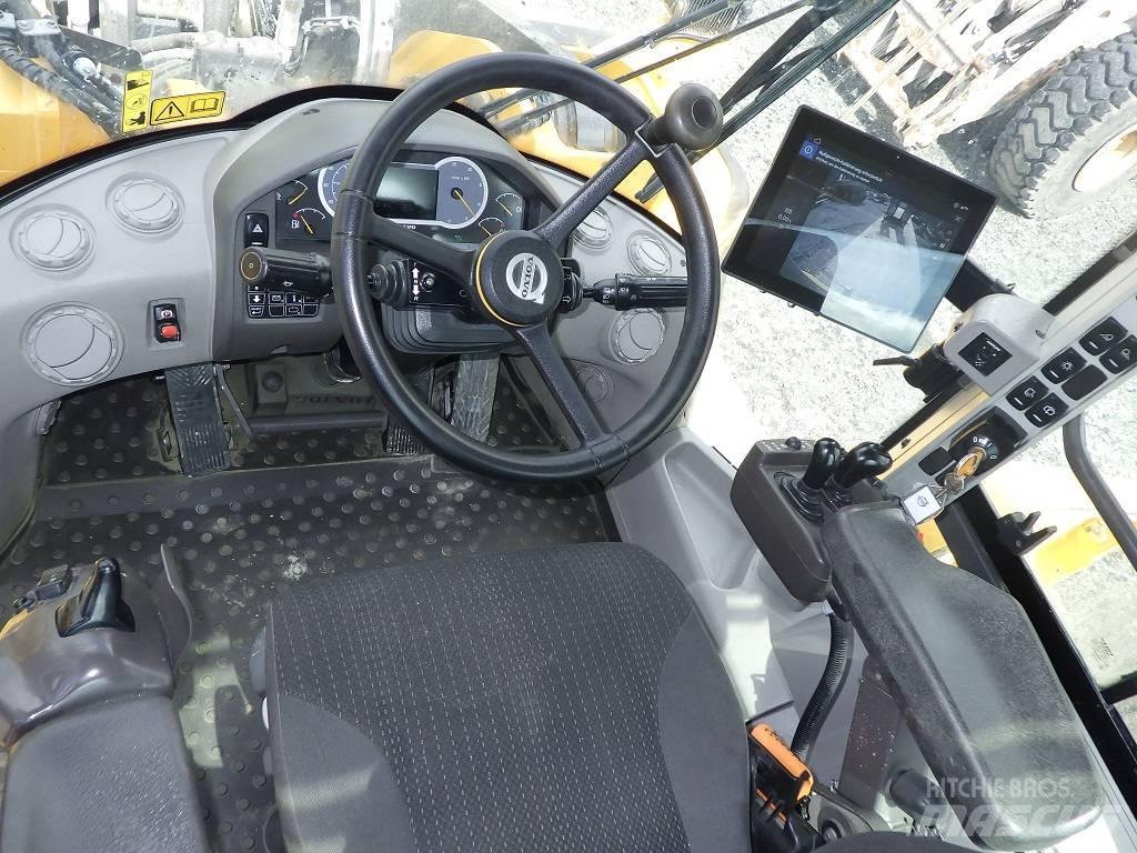 Volvo L 220 H  휠로우더