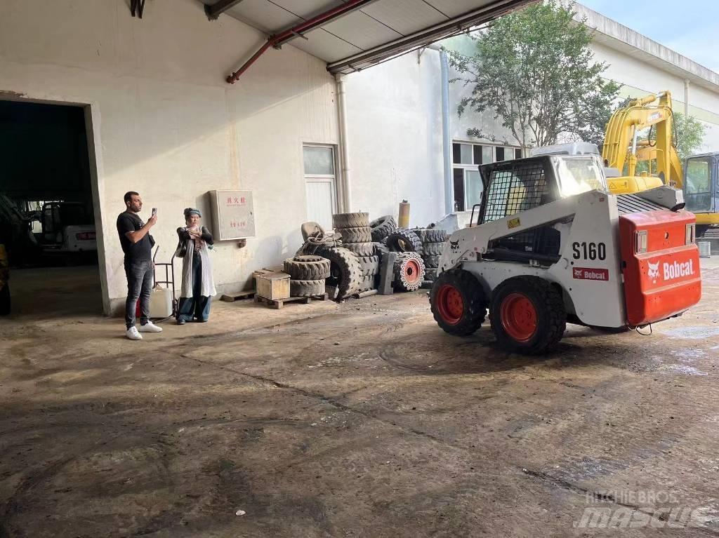 Bobcat S 160  스키드로더