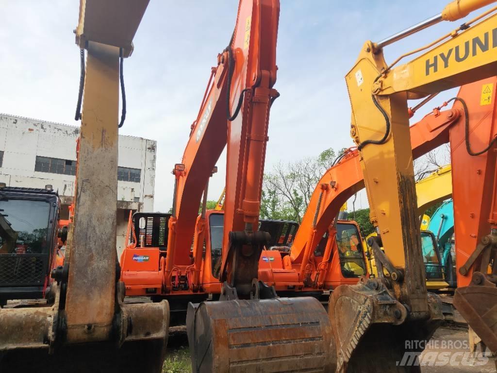 Doosan DH 215-9 대형 굴삭기 29톤 이상