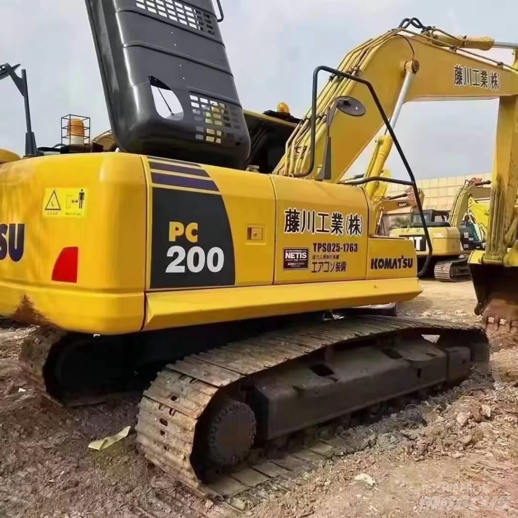 Komatsu PC 200 대형 굴삭기 29톤 이상