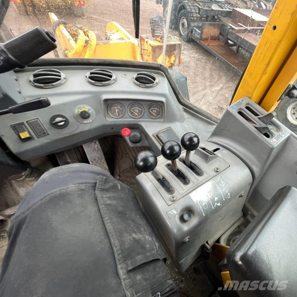 Volvo L 120 C  휠로우더