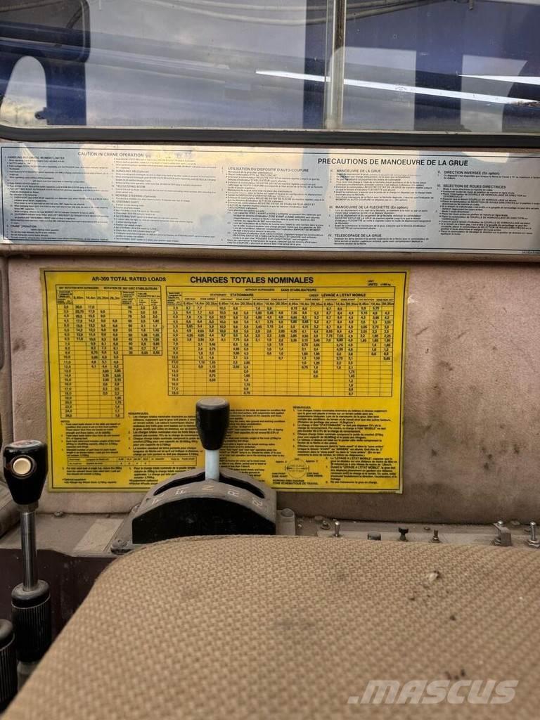 Tadano AR 300E 크레인 트럭