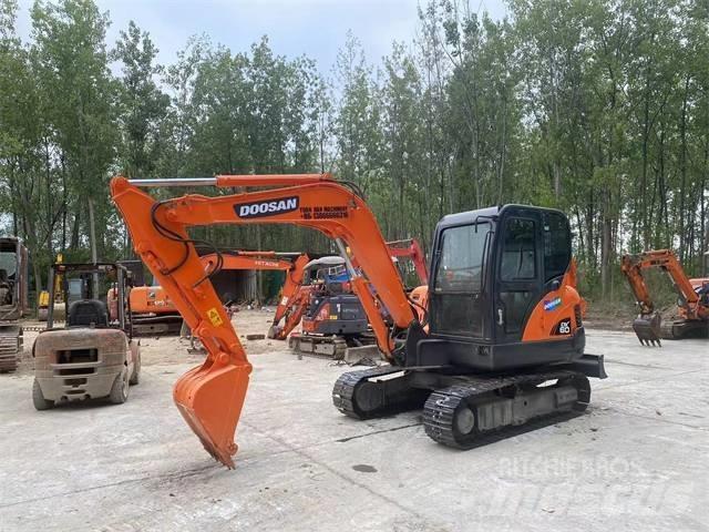 Doosan DX60 소형 굴삭기 7톤 미만