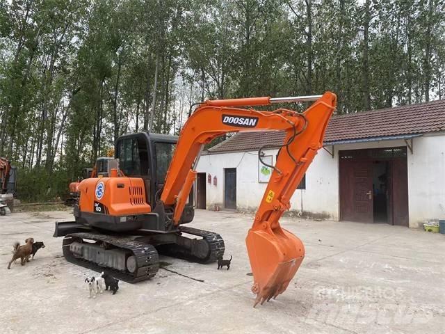 Doosan DX60 소형 굴삭기 7톤 미만