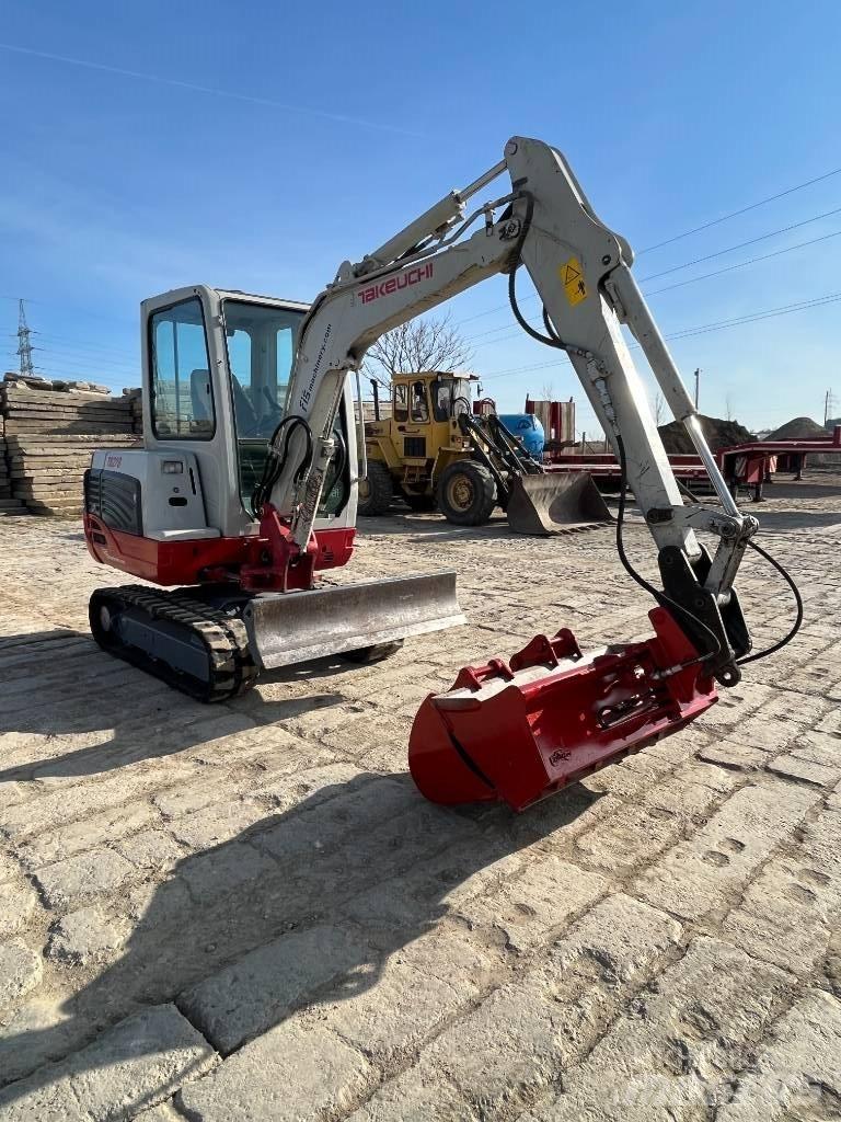 Takeuchi TB228 소형 굴삭기 7톤 미만