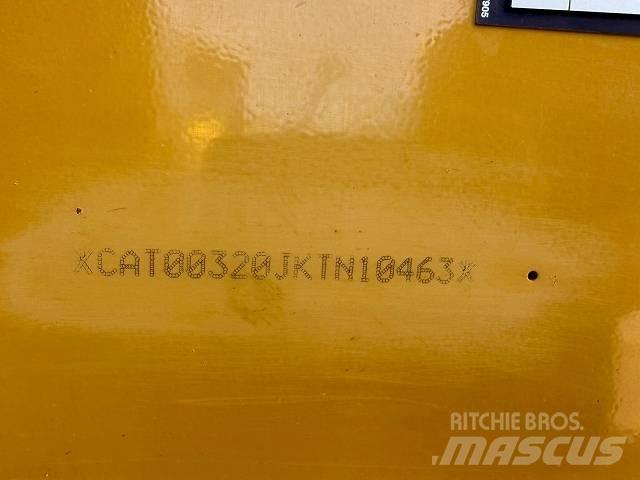 CAT 320 GC 대형 굴삭기 29톤 이상