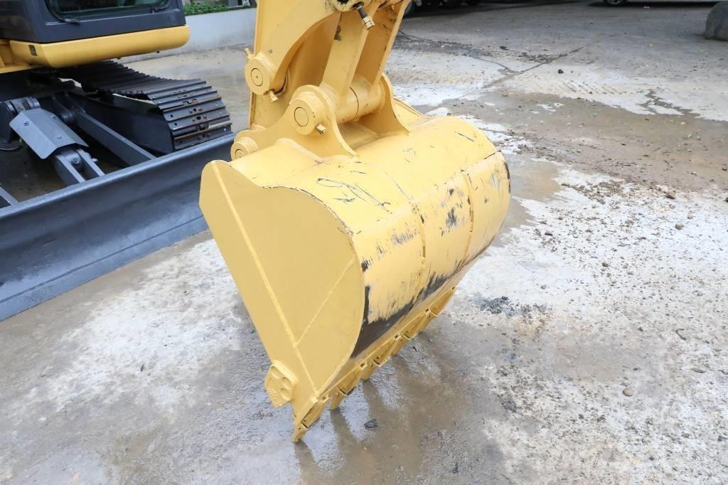 Komatsu PC 60-8 대형 굴삭기 29톤 이상