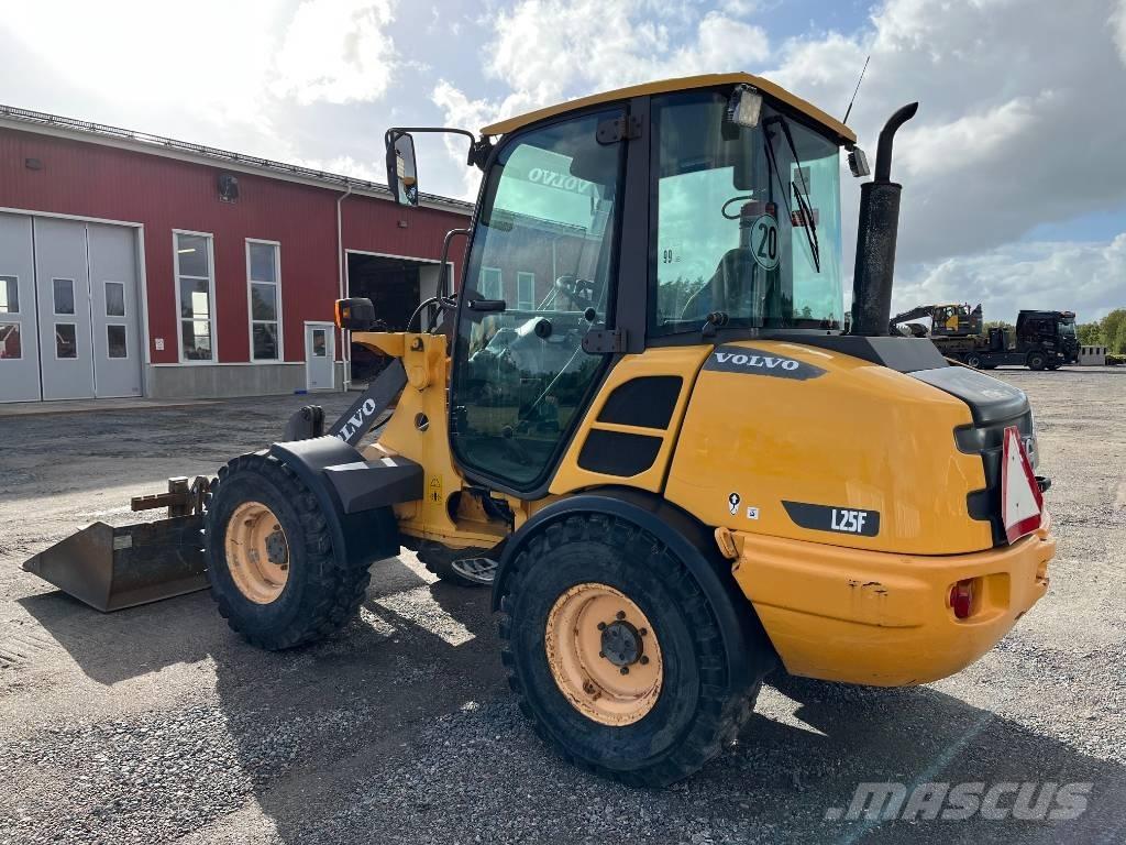 Volvo L 25 F  휠로우더