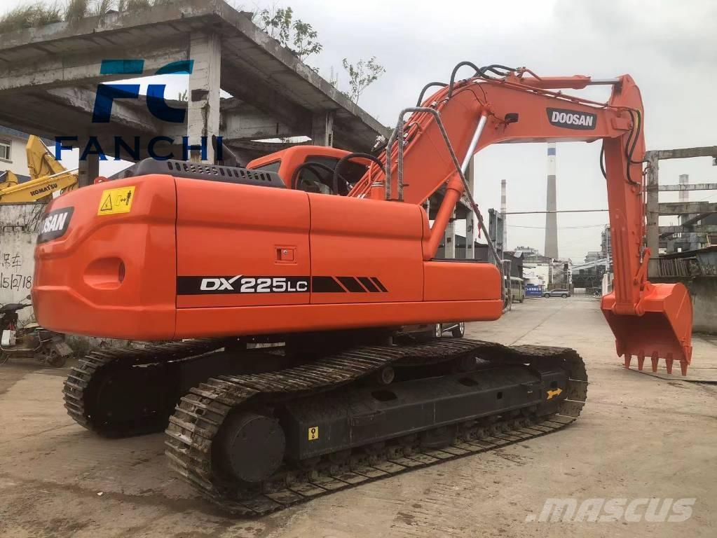 Doosan DX 225 LC 대형 굴삭기 29톤 이상