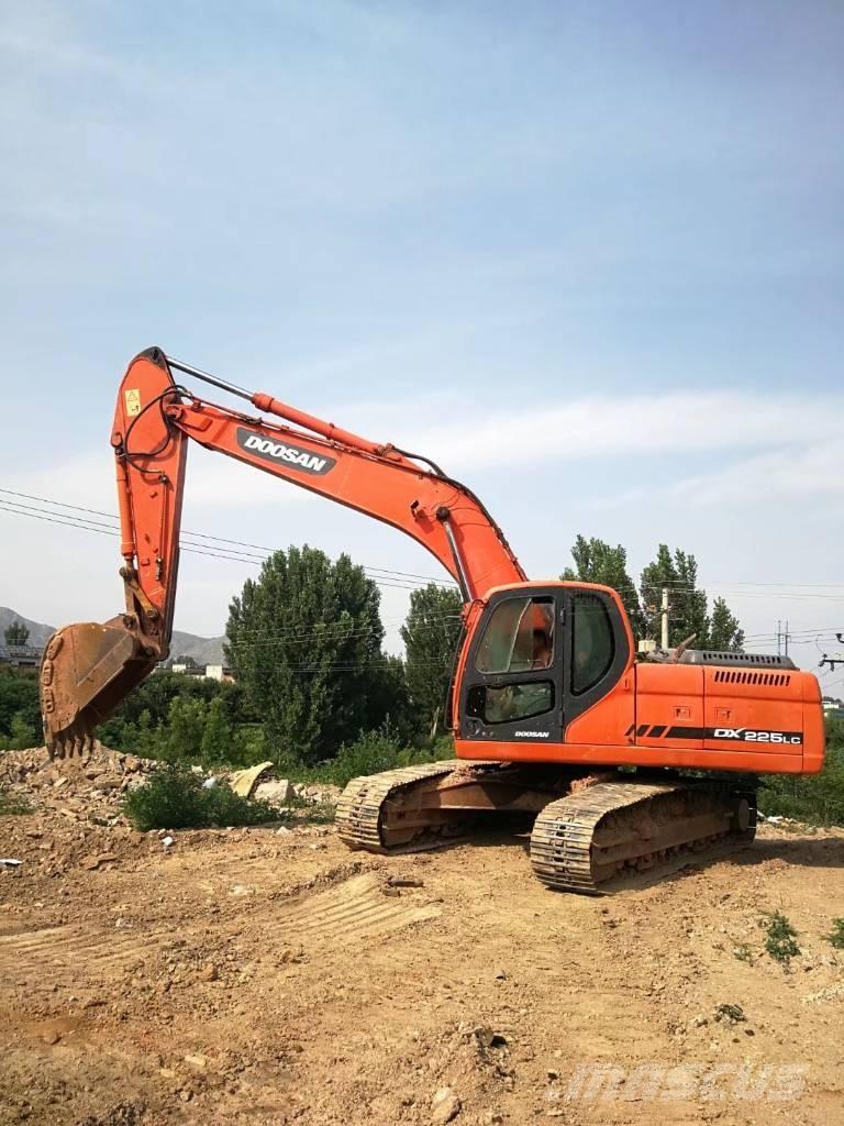 Doosan dx225 대형 굴삭기 29톤 이상