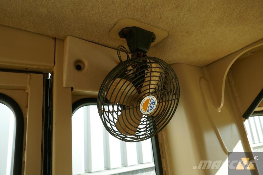 CAT 135H 그레이더