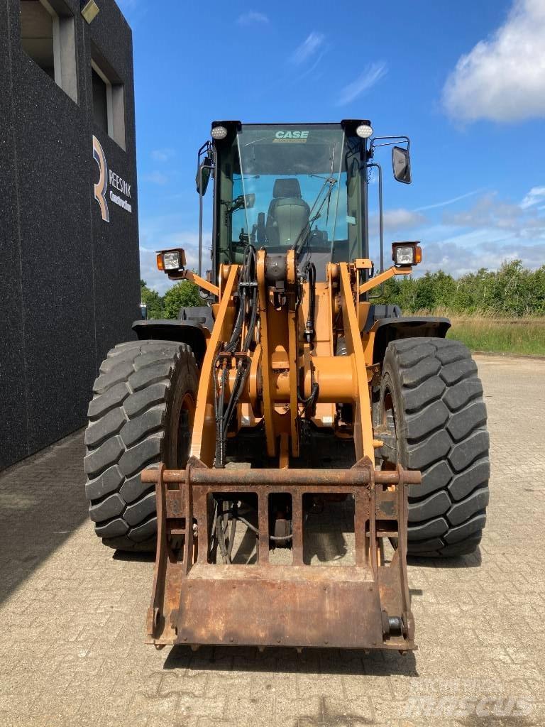 CASE 621 F XR  휠로우더