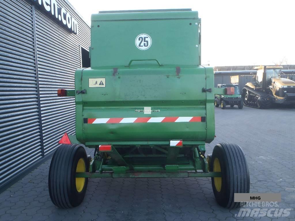 John Deere 590 원형 곤포기