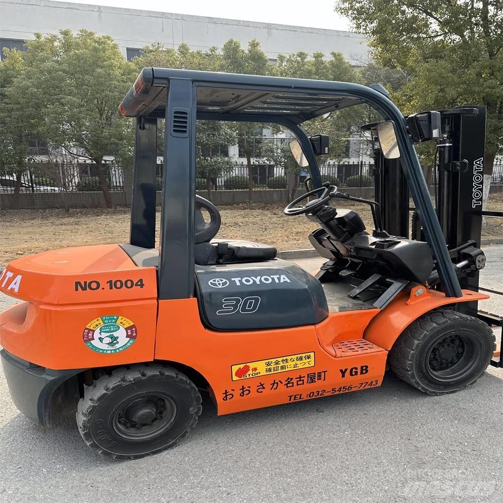 Toyota 02-7 FD F 30 디젤 지게차