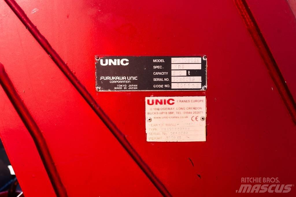 Unic URW-706 미니 크레인