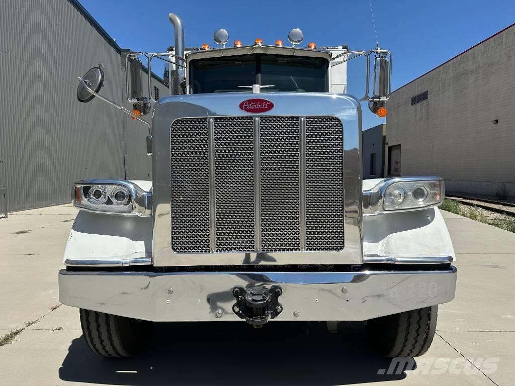 Peterbilt 367 덤프 트럭