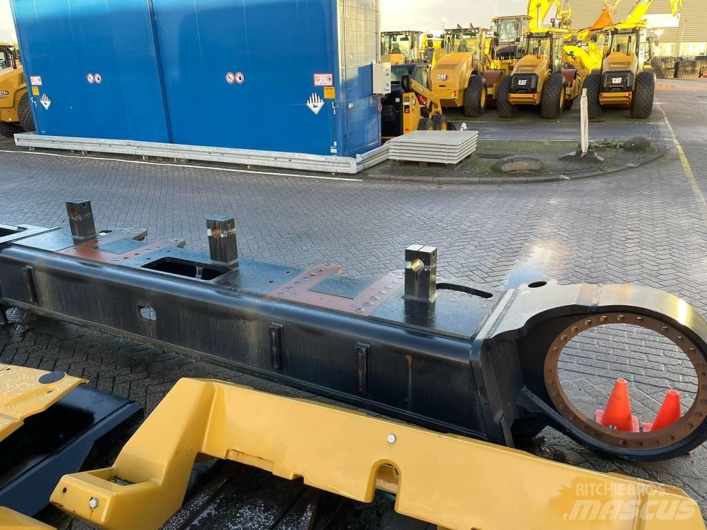 CAT 390 F L 섀시 및 서스펜션